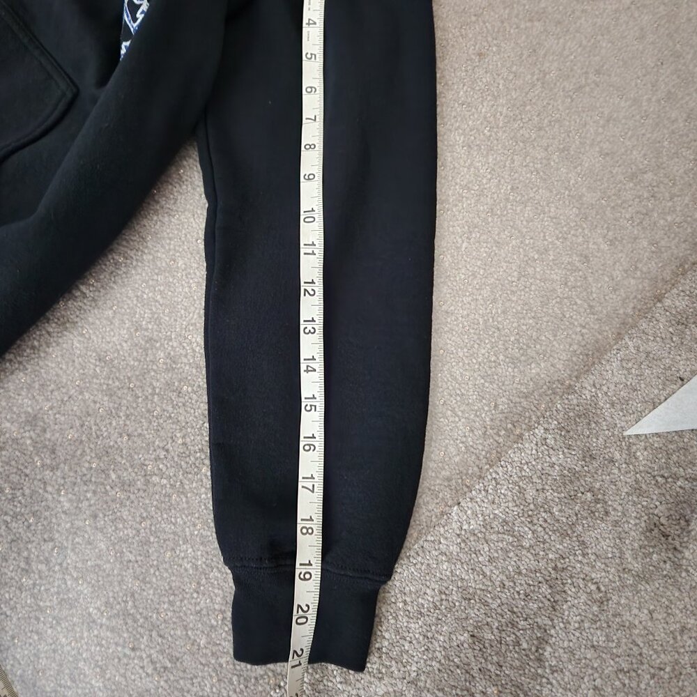 NAVY Sweater - Picture 4 of 11